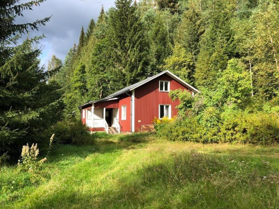 Little Forest House "Our Little Farm" Ekshärad 외부 사진