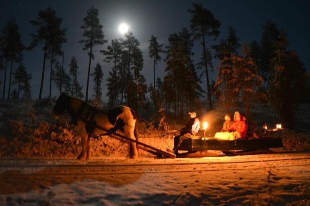 Little Forest House "Our Little Farm" Ekshärad 외부 사진